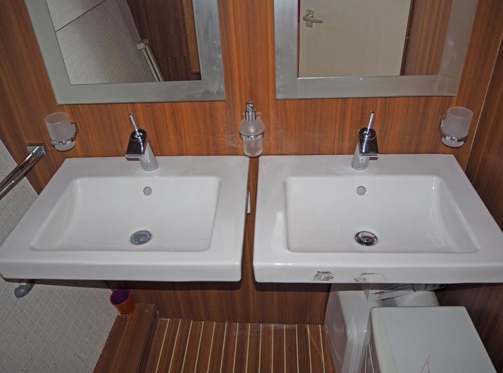 Aft cabin, Accommodation